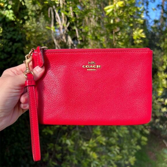 COACH Women\'s Small Wristlet Red Pebbled Leather Gold/Brass Hardware 22952